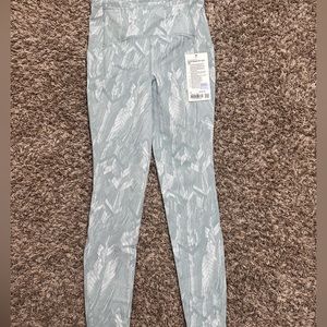 Lululemon swift speed High-Rise Tight 25” Size: 6